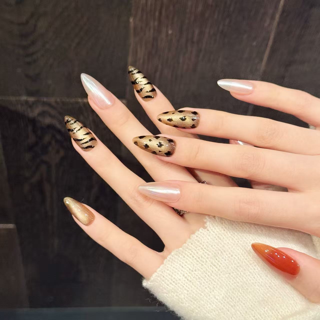 10 pz Fatti A Mano Mandorla Pr - Nail Art Zebra Design recensione e prezzo