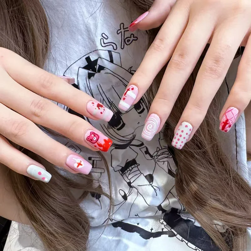 Unghie finte rosa con orsetto  - Nail Art Motif recensione e prezzo